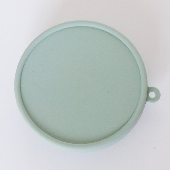 Lot of 4 Collapsible Silicone cups with Lids 6oz size Light Green New in box - Picture 4 of 7